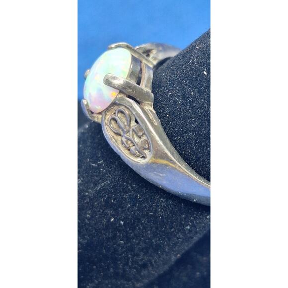 Round Cut Pearl White Opal Ring- 925 Sterling Silver- 7.75 - Picture 4 of 10